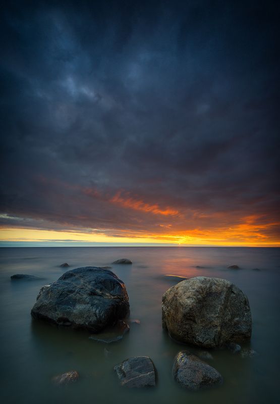 пейзаж море камни закат На закатеphoto preview