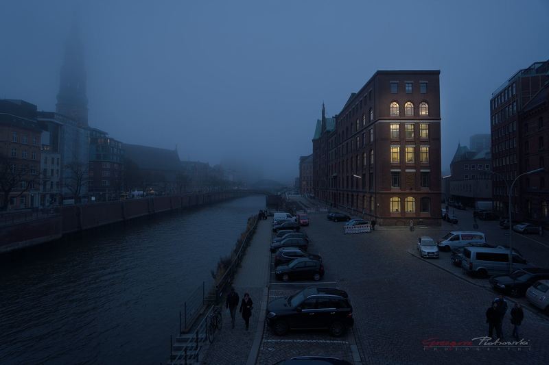 Hamburg in Fogphoto preview