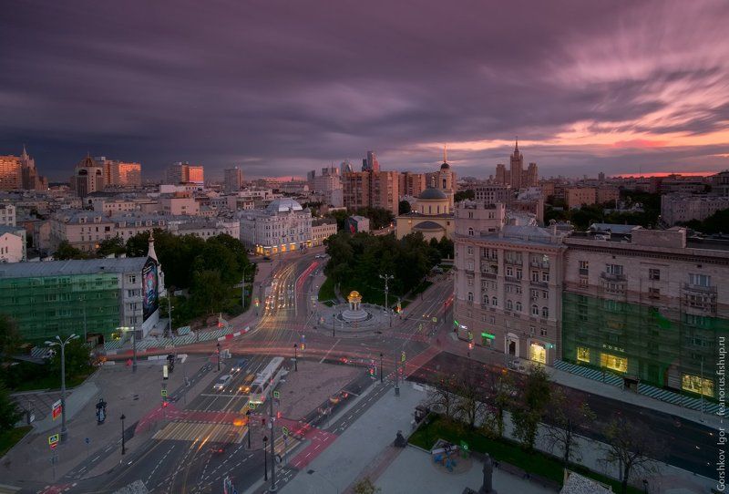 москва,закат,вечер,небо,город,городской пейзаж,архитектура,столица,россия,здания,высотка,длинная выдержка Вечер над Москвойphoto preview
