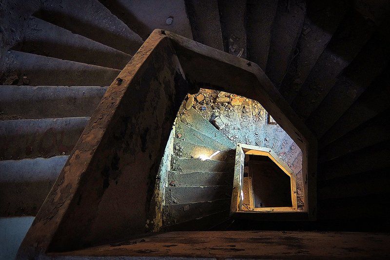 #deep.spb, #deepspb, #санктпетербург, #петербург, #спб, #питер, #saintpetersburg, #petersburg, #spb, #piter, #город, #city, #street, #streetphoto, #streetphotography, #cityscape, #urbex, #urbexphoto, #urbanexploration, #abandon, #steps, #кирпичи, #ступени @@@photo preview