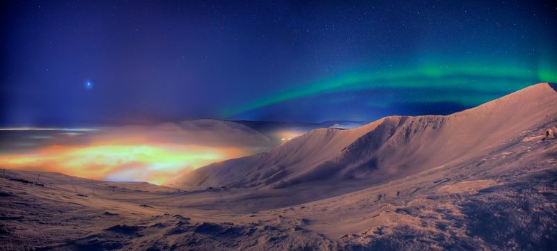 ночь, Заполярье, полярное сияние, ночной город, туман, облака. горы, Хибины, Кольский полуостров, зима Краски ночиphoto preview