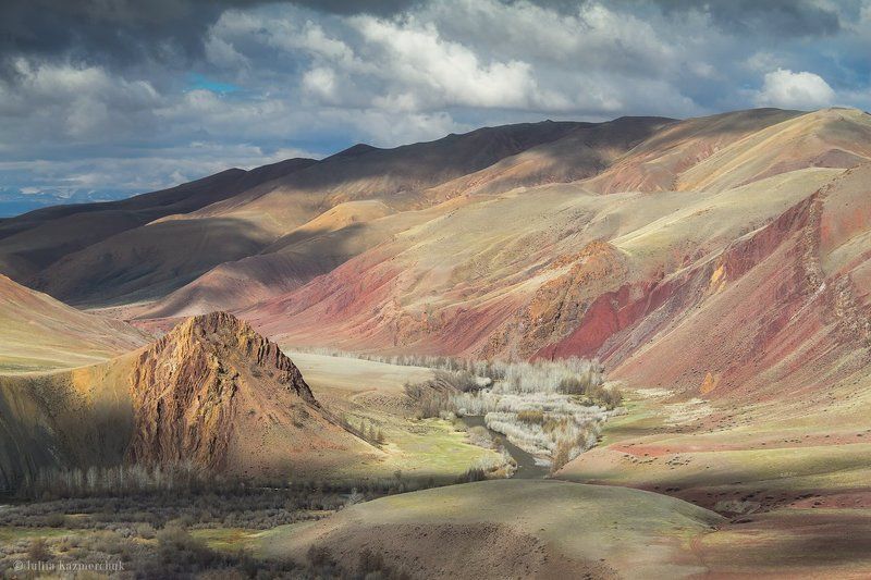 landscape, scenic, nature, travel, outdoor, view, tourism, steppe, spring, mountains, sky, high, tree, ginger, red, river, grass, cloud, blue, altai На развилке двух древних дорог...photo preview