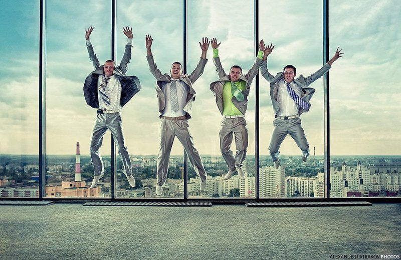 окно, прыжок, небо, жених прыжокphoto preview