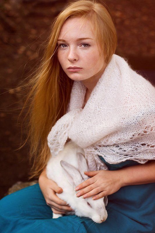 девушка, портрет, животные, кролик портрет с кроликомphoto preview