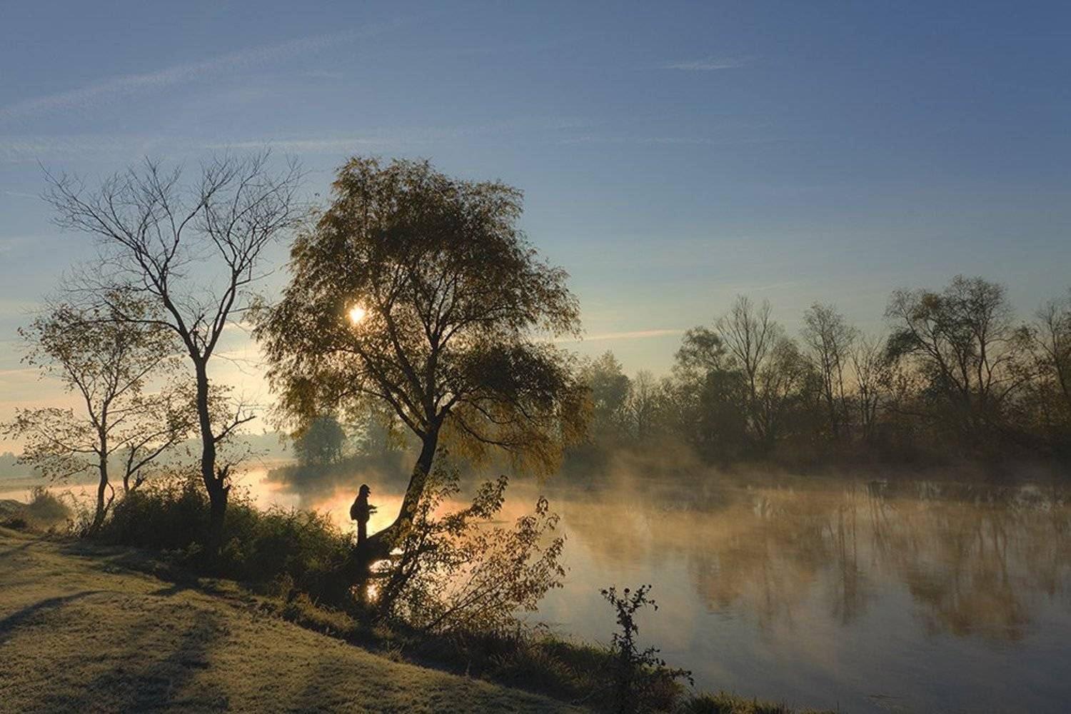 Октябрь. Автор: Владимир Костылев октябрь, осень, река, туман, солнце, Владимир Костылев
