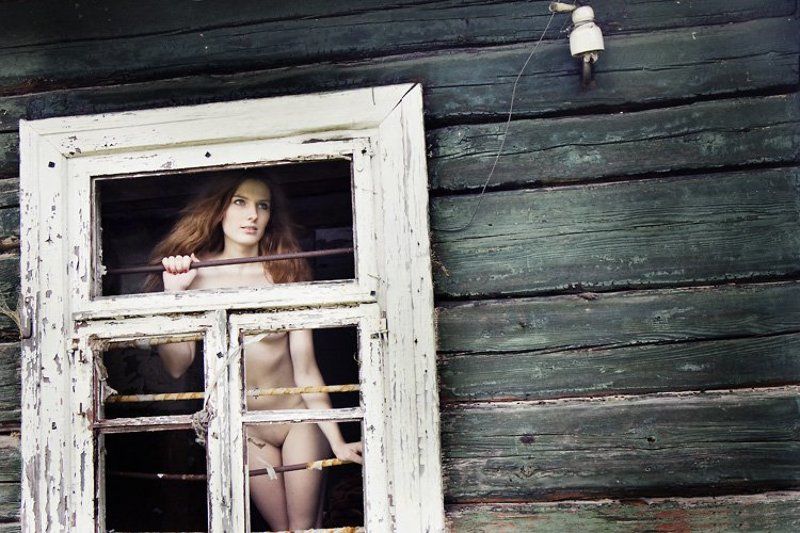 ню,микус В клеткеphoto preview