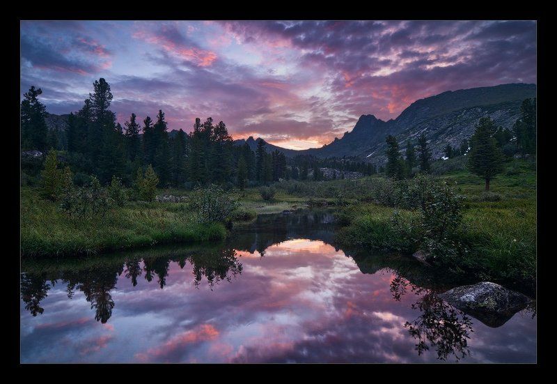 саяны, ергаки, буйба, перекресток, утро, горы, река, рассвет, отражение Рождение светаphoto preview