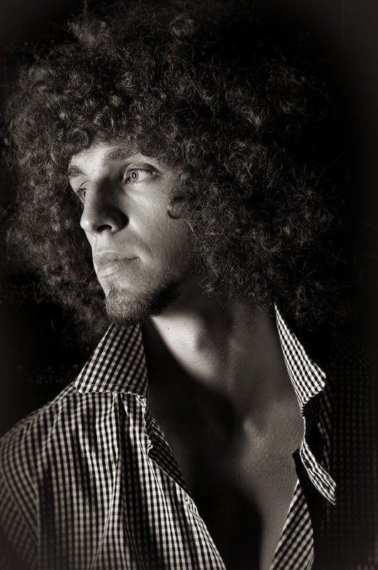 парень,юноша, мужчина, красота,нежность, волосы, кудри, кудрявый Антонphoto preview