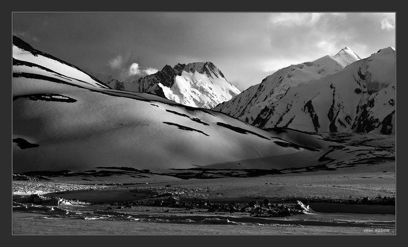 горы, памир, ледник федченко, туризм, альпинизм Три минуты светаphoto preview