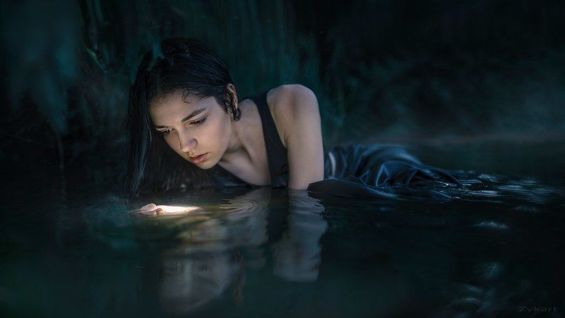 water light girl woman wet dark fog девушка вода  мокрая свет волосы глаза фотонедели фотодня фото лучшее photo preview