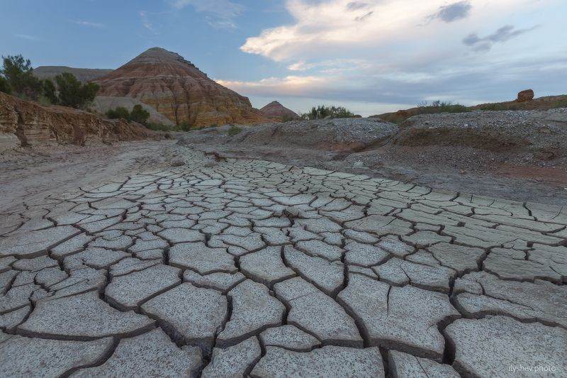 пейзаж, горы, закат, казахстан, природа, земля, сухая земля, актау, горы актау, восточный казахстан трещины Землиphoto preview