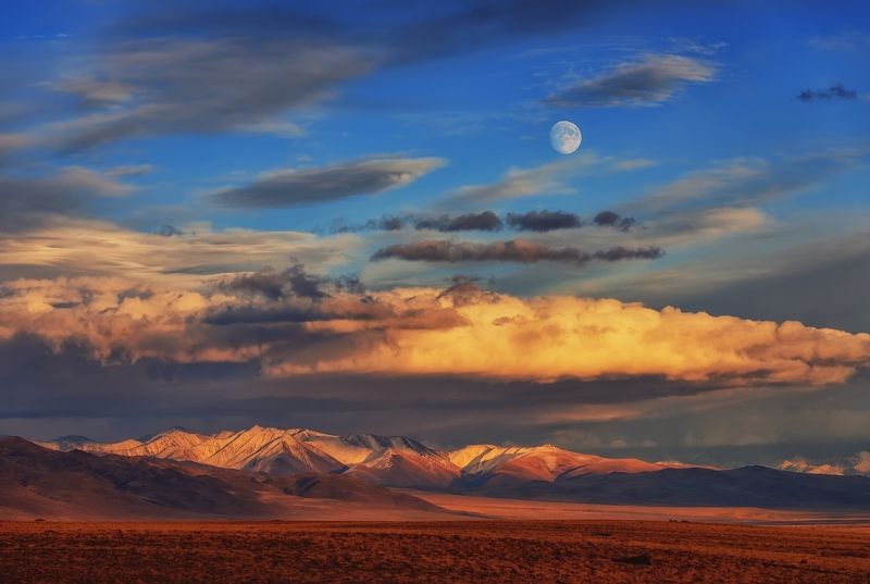 алтай, кош-агач Луна на закатеphoto preview