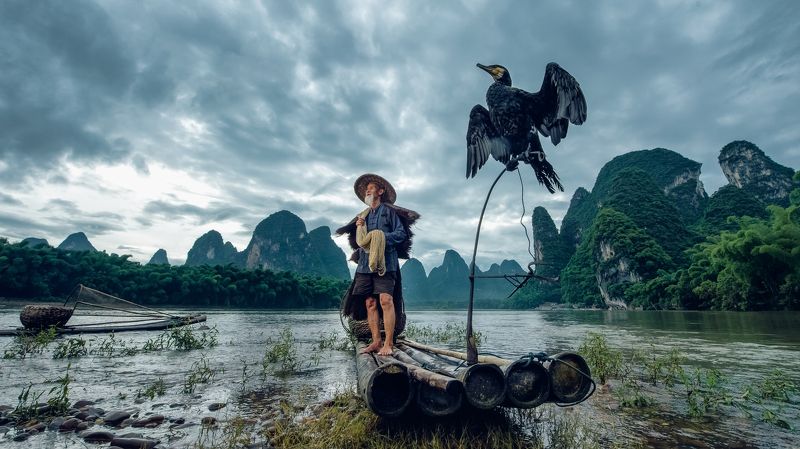 china, guilin,bird,river,mountain,cloud,boat,aisa,asian, Fishermen of Li riverphoto preview
