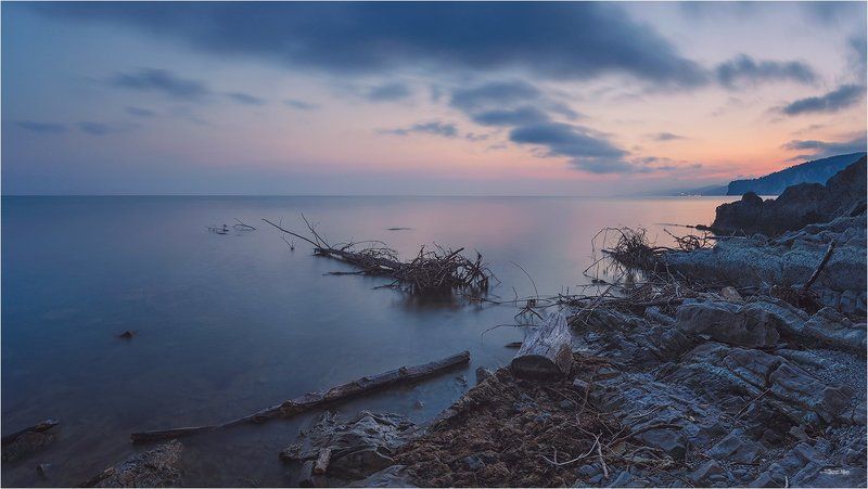 море, панорама, небо, тучи, облака, закат, горы, пляж, берег, камни, длинная выдержка ...photo preview