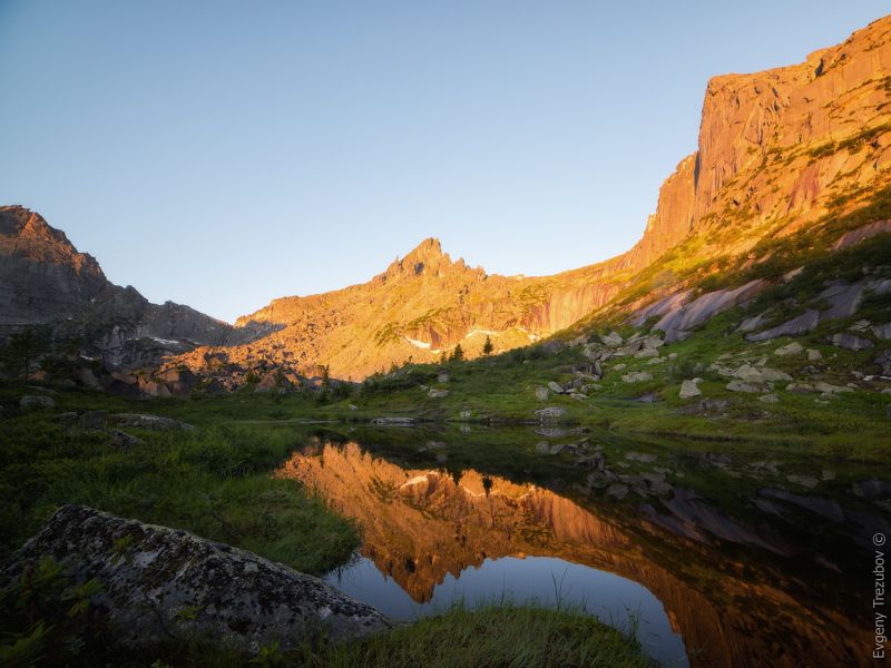 ергаки, природа, пейзаж, саяны, горы, лето, сибирь, утро, рассвет, небо, ласточка, молодежный, красноярск, западные саяны, озеро, скалы Утро у Ласточкиphoto preview