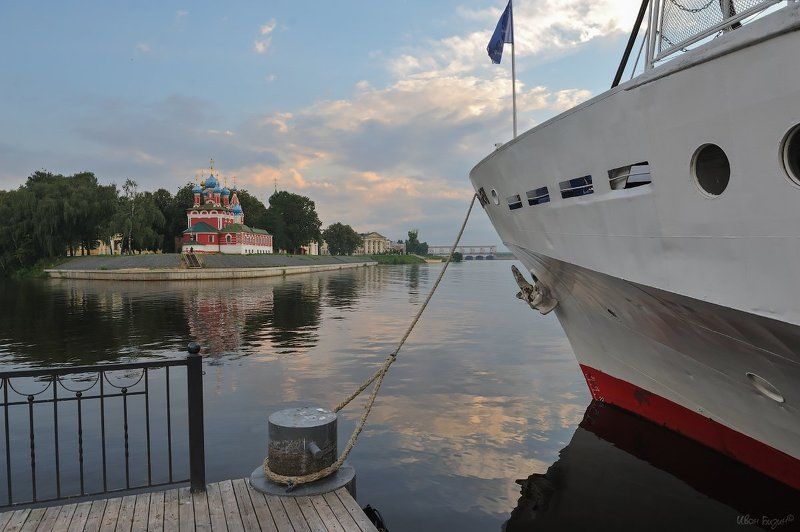 углич, волга, лето, набережная, теплоход Угличphoto preview