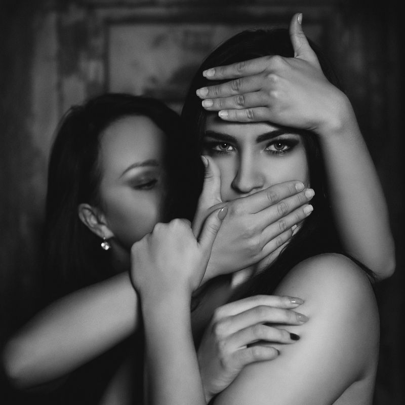 черно-белый мирphoto preview