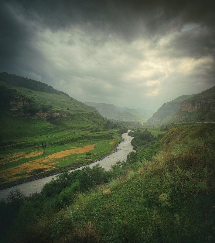 пейзаж, природа, горы, Кавказ, Эльбрус, дождь, свет Путь к Эльбрусуphoto preview