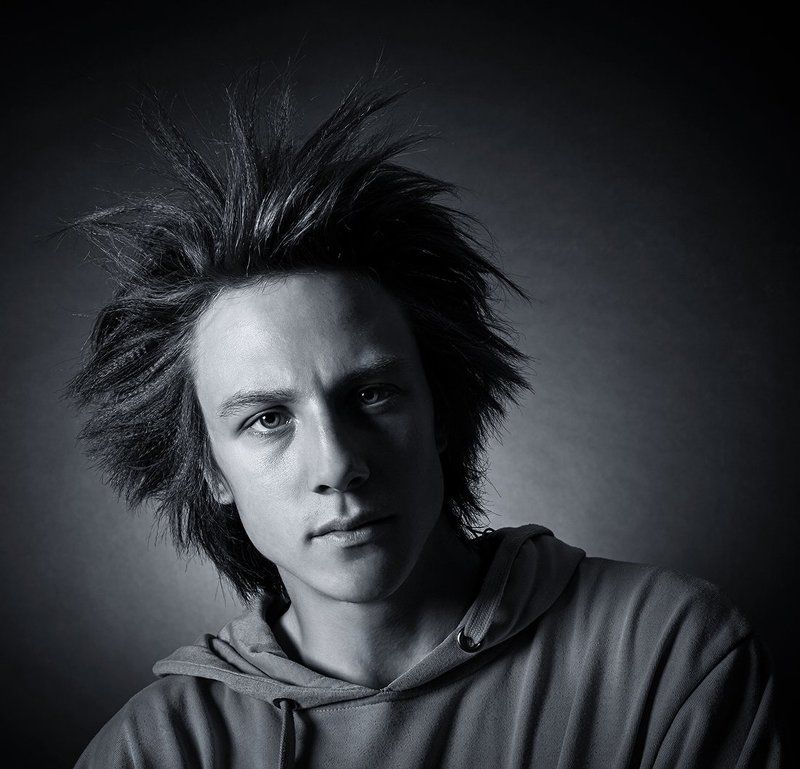 Портрет тинейджераphoto preview