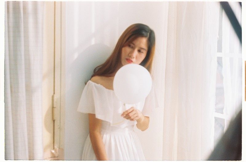 concept girl sun light yellow film outdate camera photo photography  Fuji Pro outdate 400photo preview