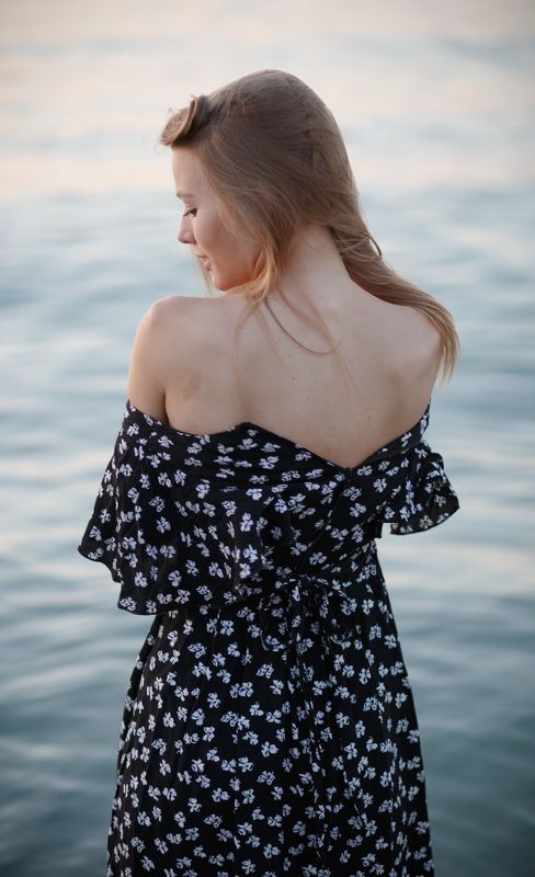 девушка, взгляд, глаза, рассвет, пляж, море, красота Катяphoto preview