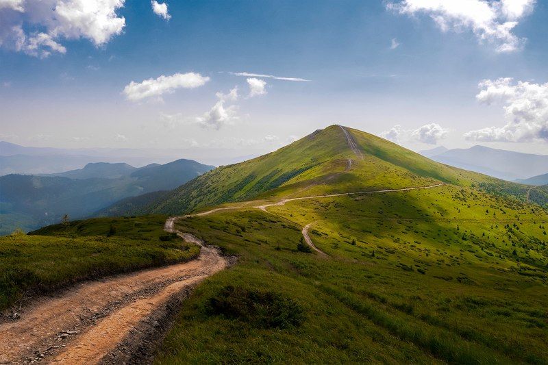 стог, гора Стог, Драгобрат, Карпаты, горы, дорога, горная дорога, облака, небо Дорога на гору Стогphoto preview