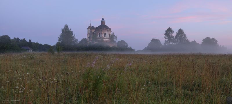 ивановская область, владимирская губерния, храмы, подворье лавры, троице-сергиева лавра, рассвет, лето, травы, сельский пейзаж, глубинка, заря, туман Рассвет в глубинке Ковровского уезда в августеphoto preview