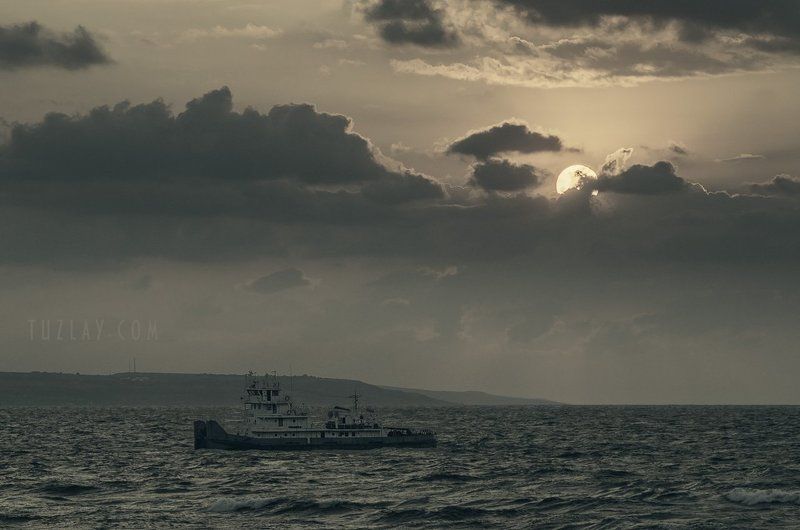 азовское море, морской берег, таманский полуостров, темрюкский район, морской рейд, буксир Про морской буксир . . . фото превью