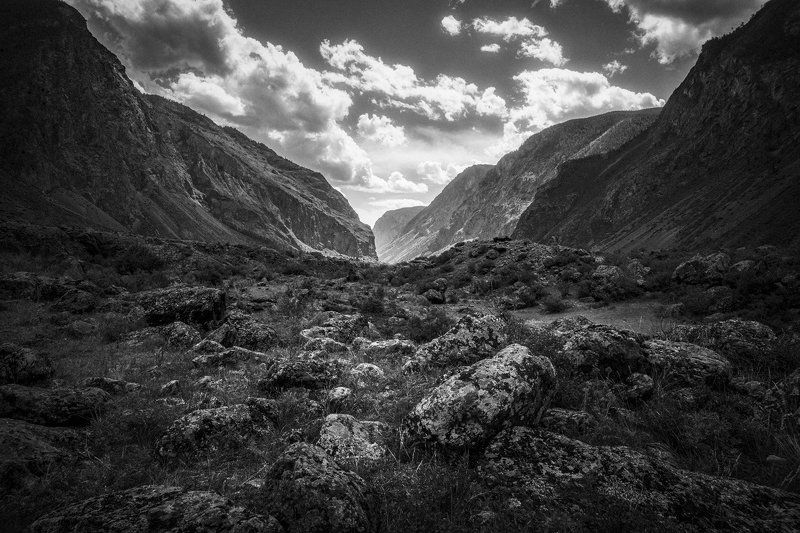 горы, долина, облака, камни, свет, алтай В долинеphoto preview