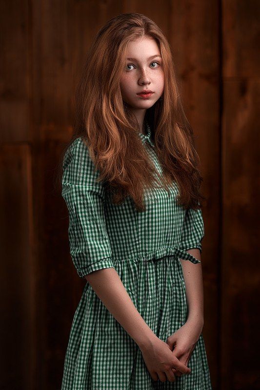 young, beauty, girl, red, color, hair, green, dress, art, shy, model, eyes, emotions, portrait, light Sashaphoto preview