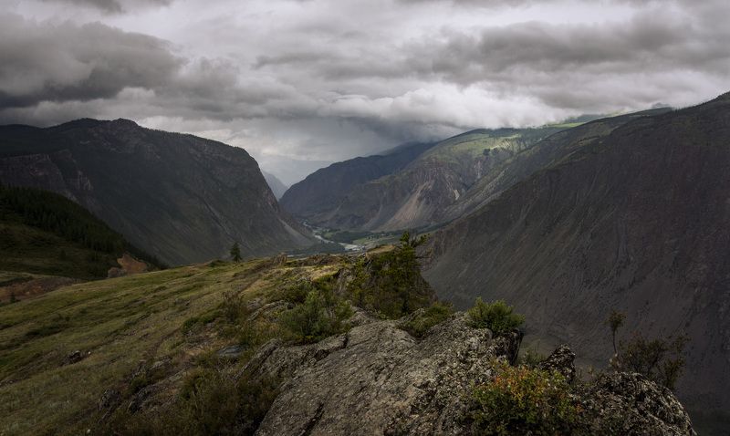 горы, долина, река, скала, непогода, дождь, тучи. алтай, чулышман Непогода над долиной Чулышманаphoto preview