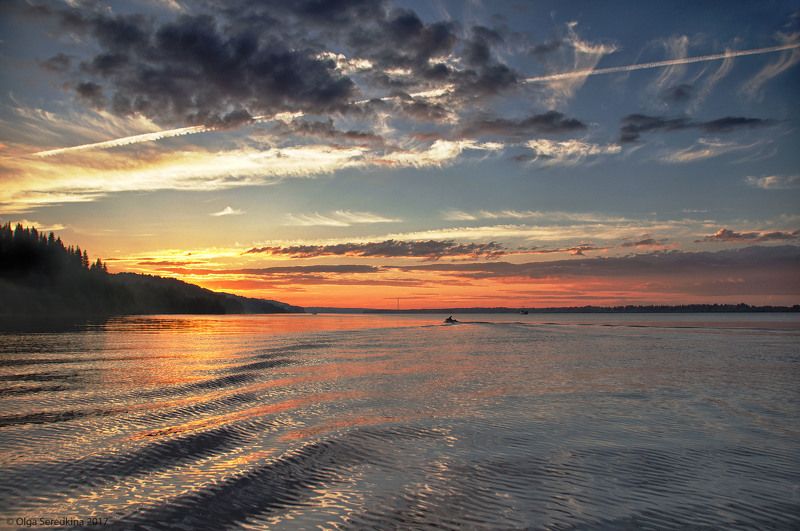 Кама,солнце,лодка,река,облака Июль.Закат над Камой.photo preview