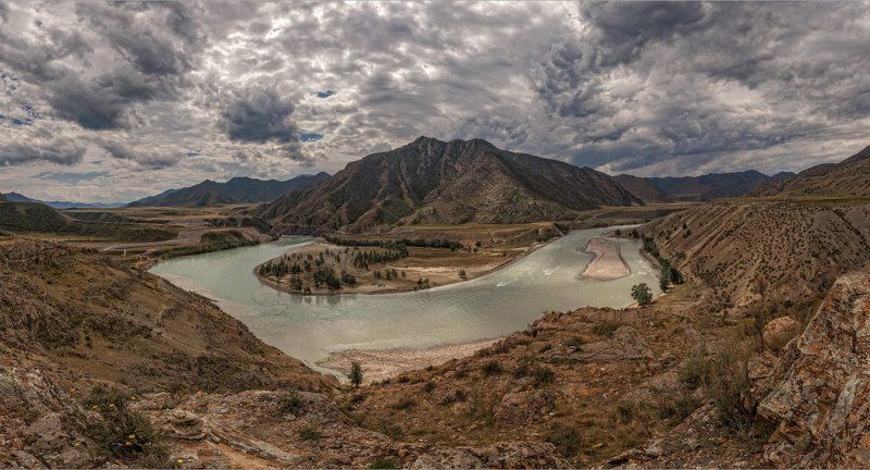 Чуй-Оозы- слияние Чуи и Катуни. Предгрозоваяphoto preview