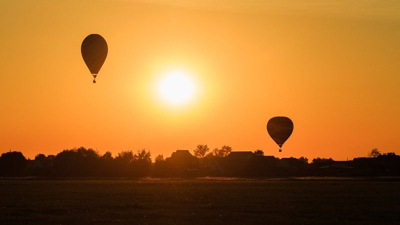 balloon,hot air balloon,air,sun,sky,summer,evening,sunset Peaceful harbourphoto preview