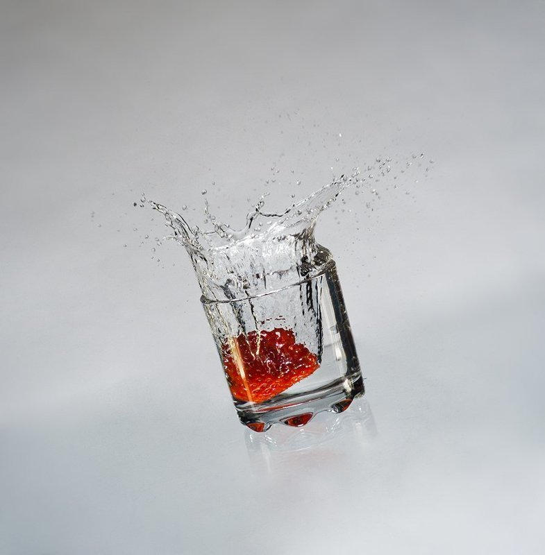 клубника, стакан, брызги ***photo preview