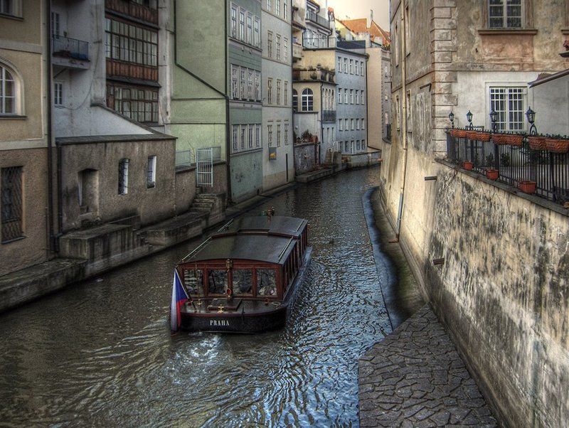 прага, чертовка, река, лодка, канал Чертовка фото превью
