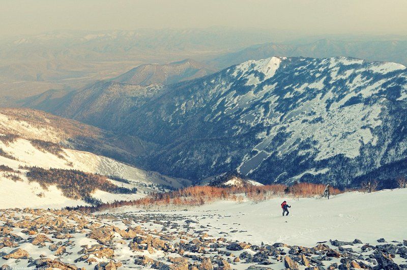 первое, мая, май, весна, сихотэ, алинь, горы, снег, хребты, отроги, вершина, гора, лысая, фирн, закат, вечер, холод, ветер, лазовский, район, турист, путник, backpacking Длинный деньphoto preview
