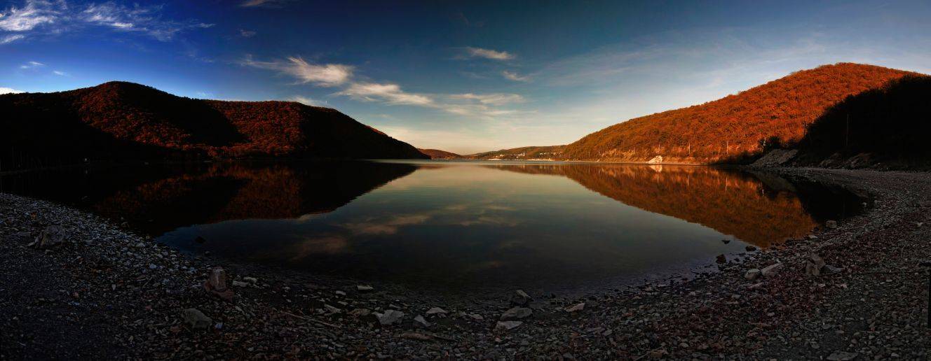 У озера. Автор: Igor , Igor