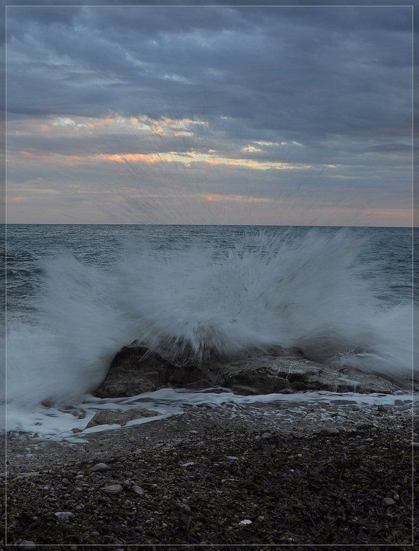 волна, черногория Playful wavephoto preview