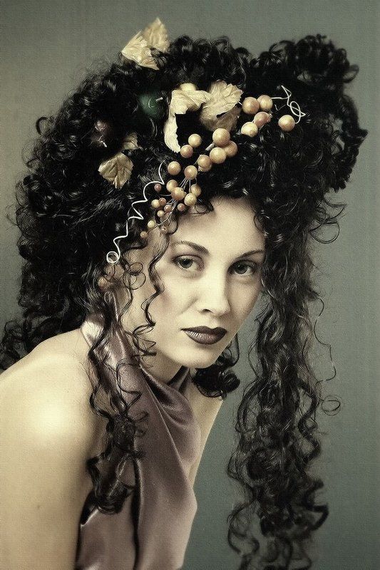 портрет, девушка ретро с грустинкойphoto preview