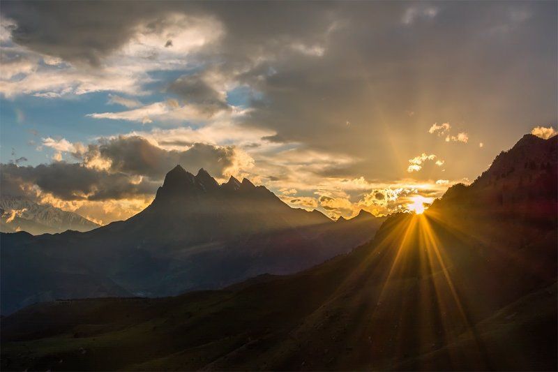 природа, пейзаж, кавказ, горы, весна, вечер, панорама, закат, солнце, небо, облака, свет ***photo preview