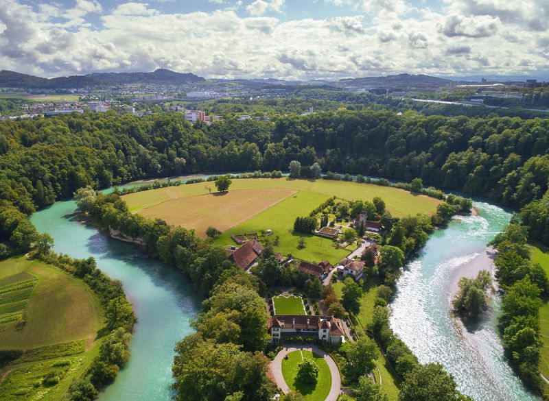 река, излучина, поля, швейцария, зелень, хутор, лето Река Ааре близ Бернаphoto preview