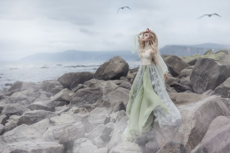 Портрет девушки жанр море  ///photo preview