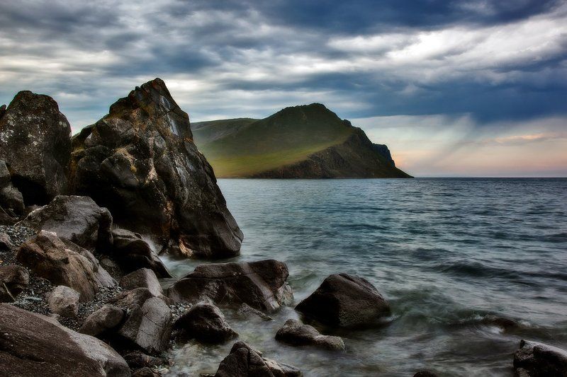 Черные камниphoto preview