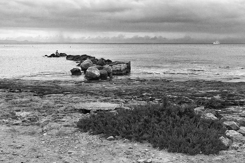 Пейзаж, утро, море, рыбак, единение, природа, тишина, чб, landscape, sea, morning, bnw, bw Мечты сбываются фото превью