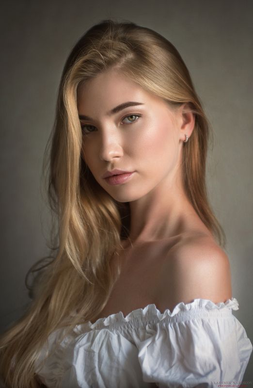 модель, фотограф, портрет, естественный, свет Бортпроводницаphoto preview