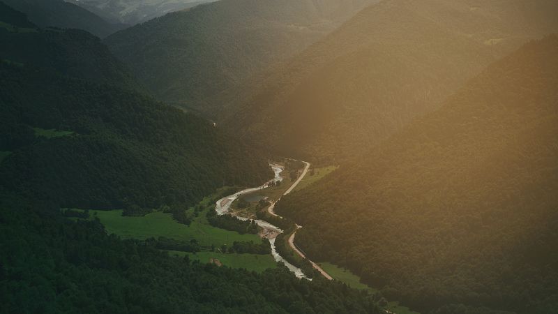 пейзаж, природа, горы, река, дорога, склон, Кавказ, свет Два путиphoto preview