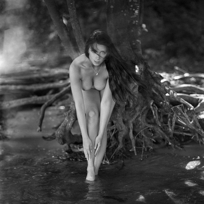 akt, nude, analog, hasselblad, ninoveron, eyes, topless, women, bw, 6x6, Aga Pphoto preview