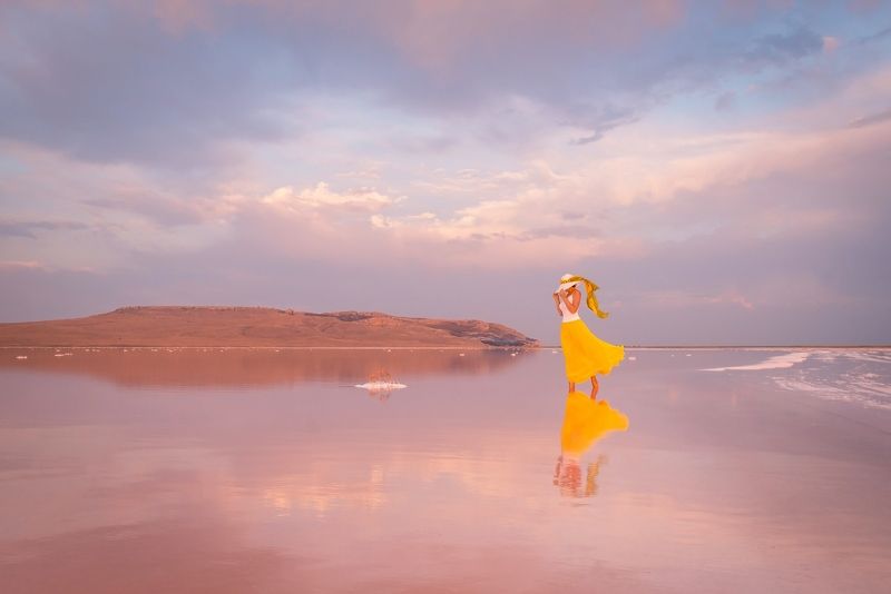 девушка в шляпеphoto preview