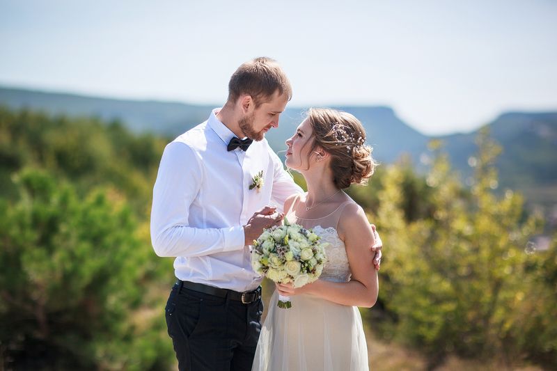 свадьба в Крыму, свадебный фотограф, фотосессия, свадебная прогулка, гора Крокодил, природе, пара, влюбленные, горы, Крым, Симферополь, свадебный фотограф, свадебная прогулка, свадебный макияж, Владимир и Екатеринаphoto preview